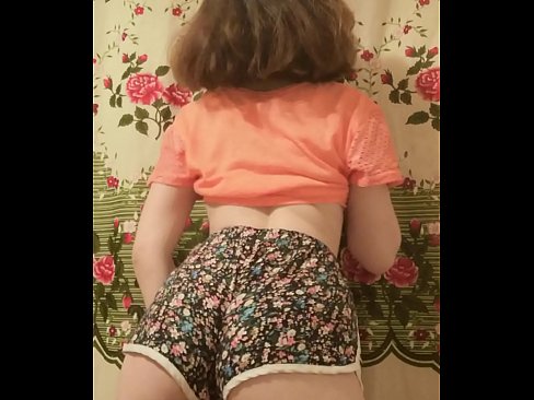 ❤️ Sexig ung babe som strippar av sig sina shorts inför kameran Anal porr at us ❌️